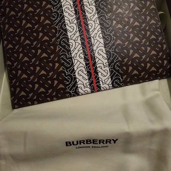 Burberry pouch - Picture 8 of 12